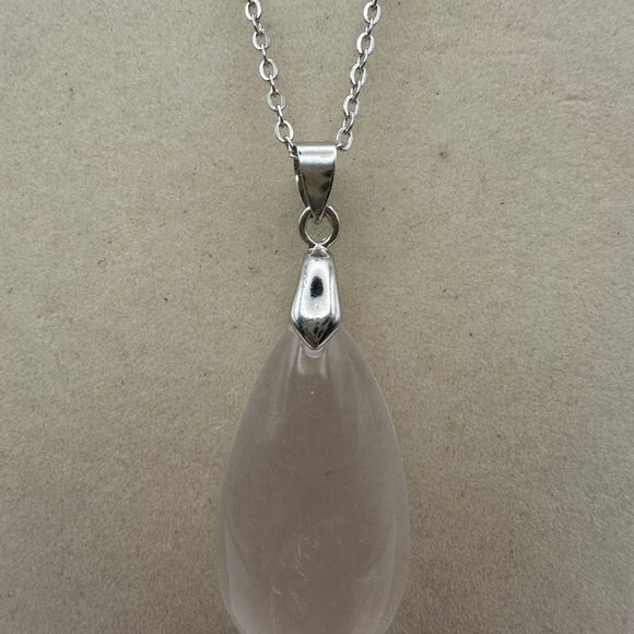 Set of Rose Quartz Teardrop Pendant Necklace and Rose Quartz Ring - Picture 8 of 16